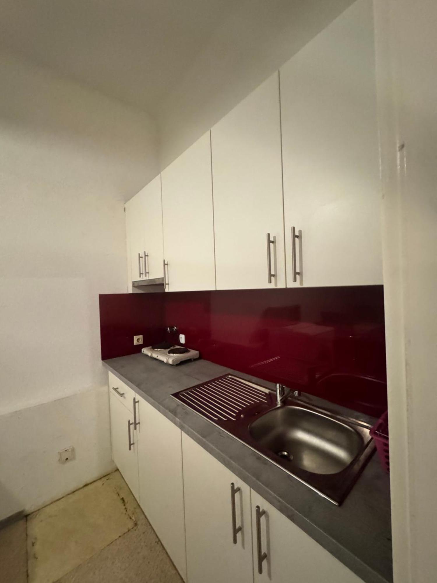 1100 Ganze 1 Appartement